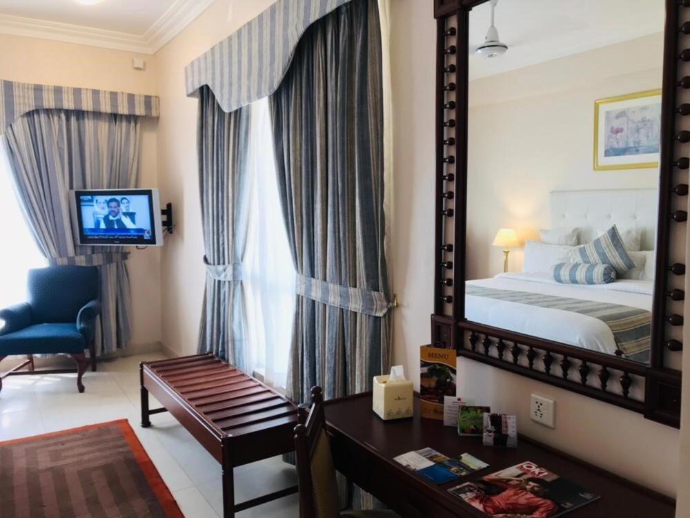 Beach Luxury Hotel カラチ エクステリア 写真
