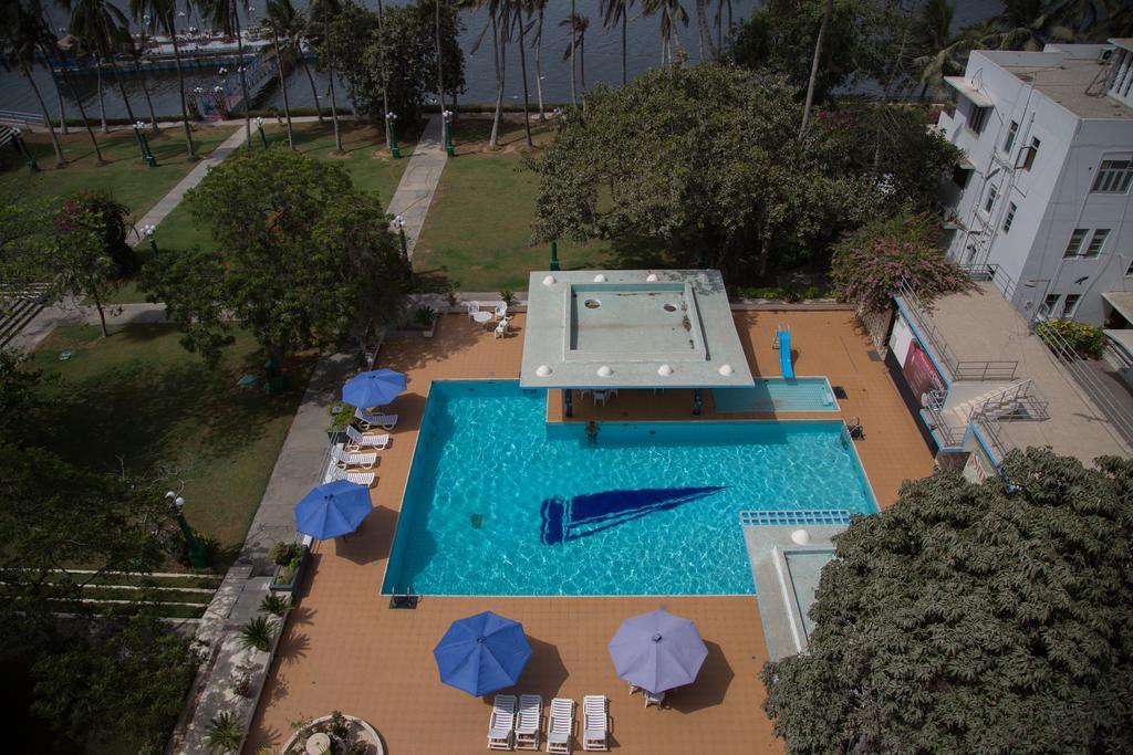 Beach Luxury Hotel カラチ エクステリア 写真